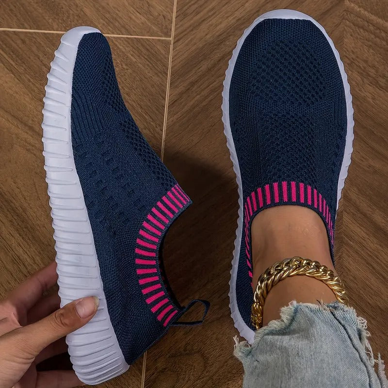 Buty wsuwane z okrągłym noskiem i teksturowaną, żłobioną podeszwą