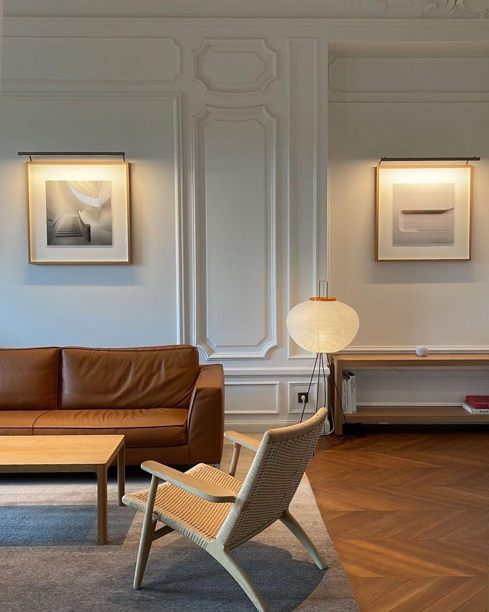 Lampa podłogowa na trójnogu z abażurem z papieru ryżowego