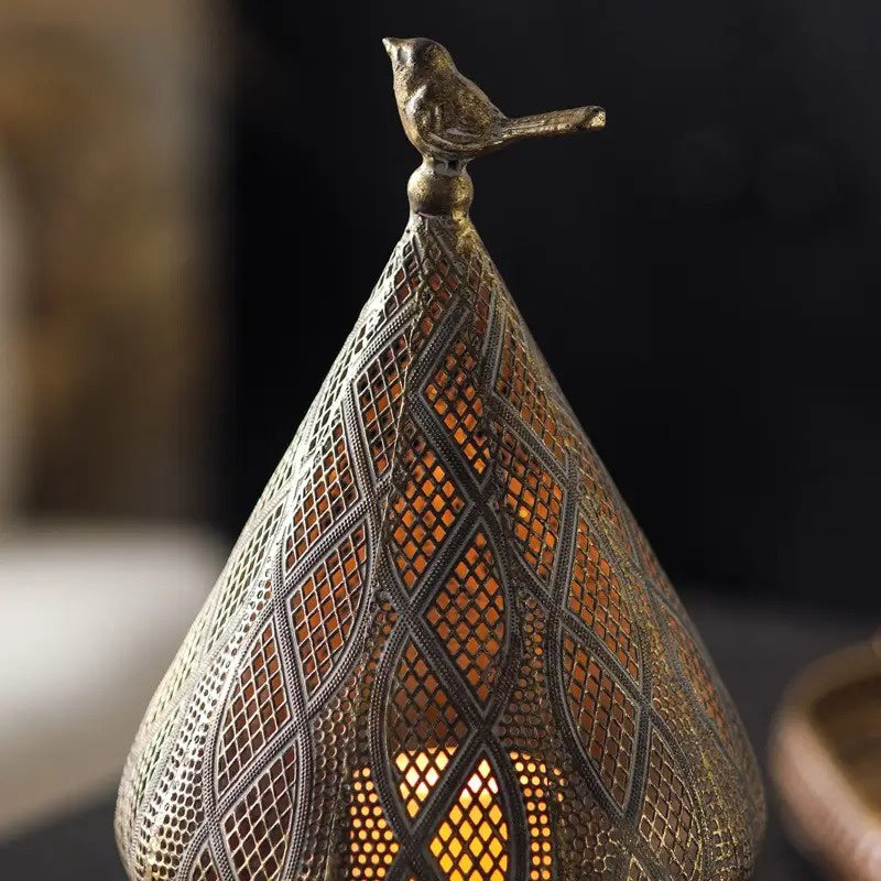 Uchwyt na Świecę w Kształcie Stożka