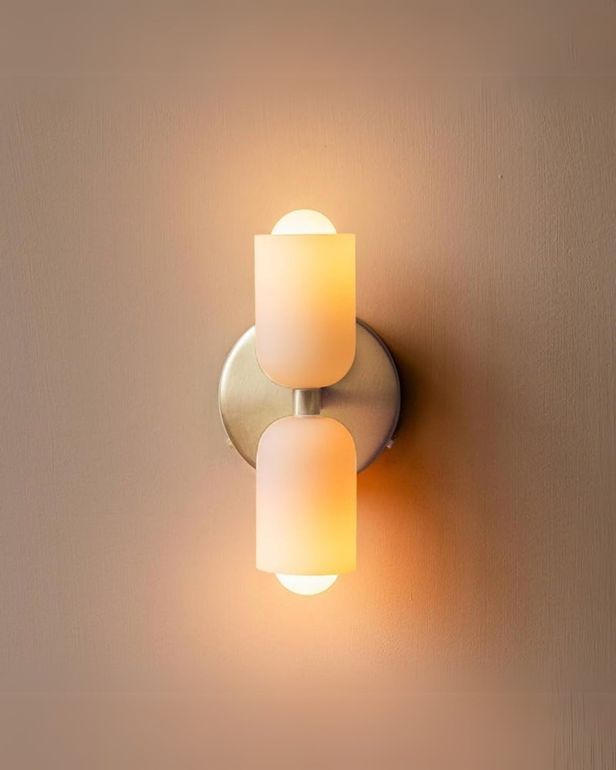 Pionowa Symetryczna Lampa Ścienna w Kształcie Pigułki