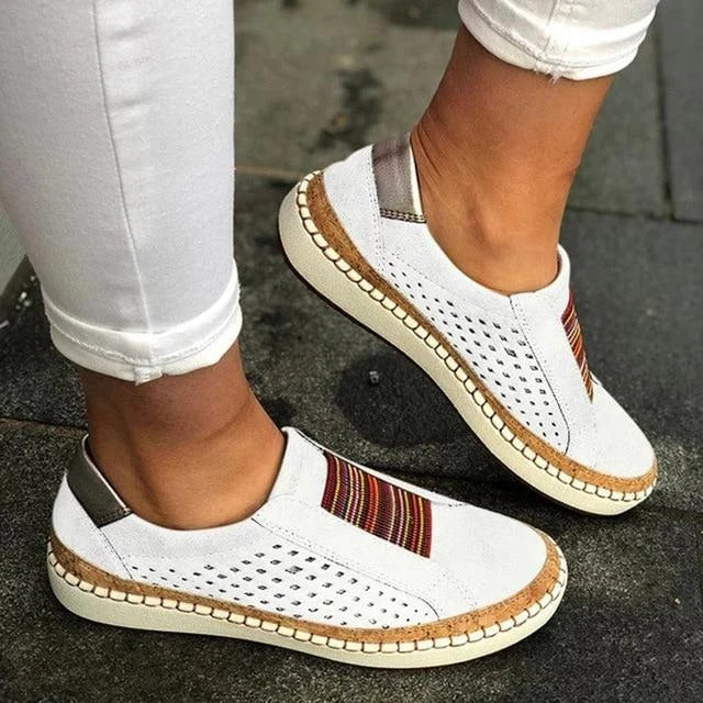 Buty z Płaską Podeszwą z Detalami Szycia na Panelu w Paski