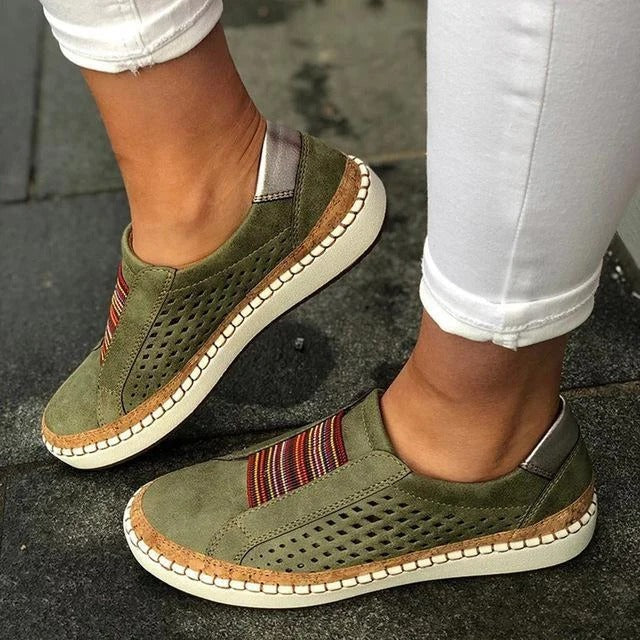 Buty z Płaską Podeszwą z Detalami Szycia na Panelu w Paski