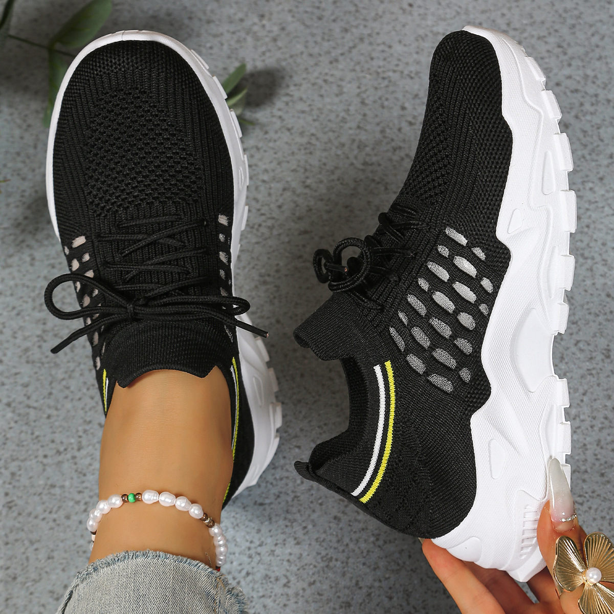Sneakers z okrągłym noskiem i grubą podeszwą