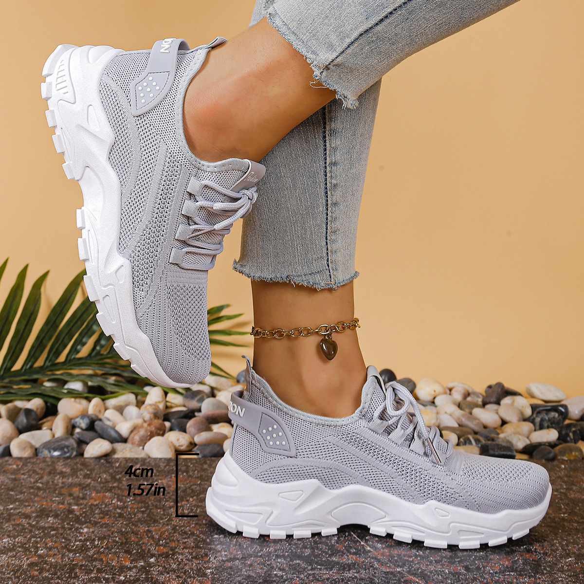 Sneakers z okrągłym noskiem i grubą podeszwą