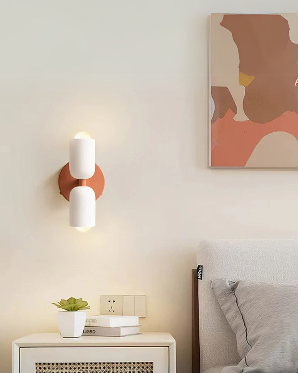 Pionowa Symetryczna Lampa Ścienna w Kształcie Pigułki