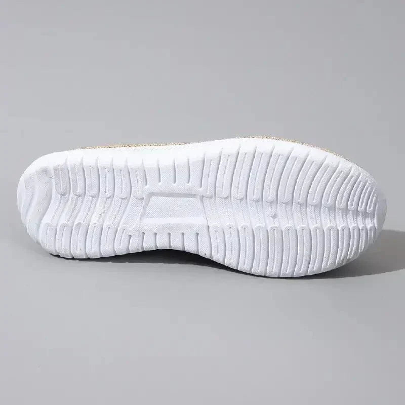 Buty Slip On z Teksturowanym Nosiem i Detalem Łańcucha