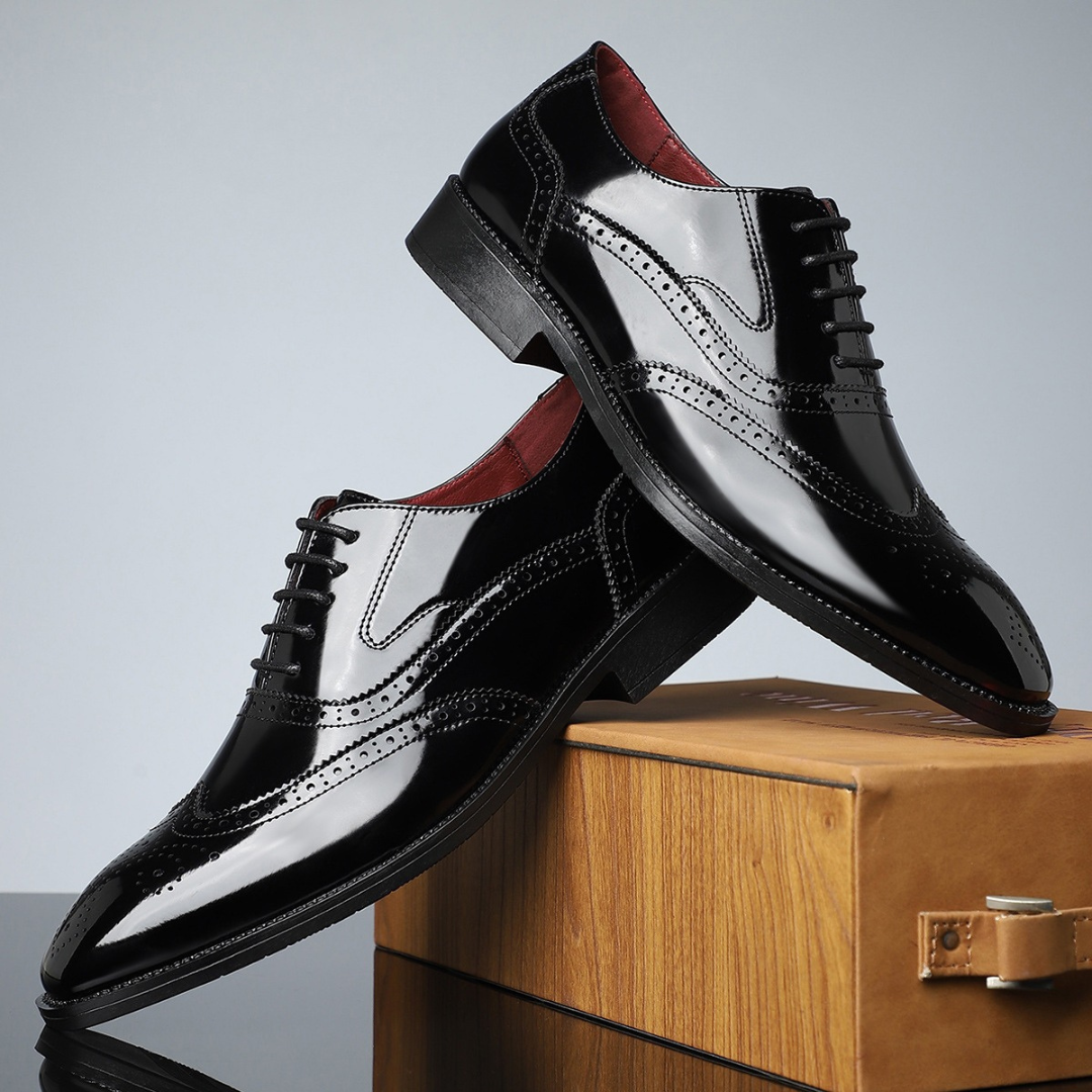 Buty brogue z szpiczastym noskiem i sznurowaniem