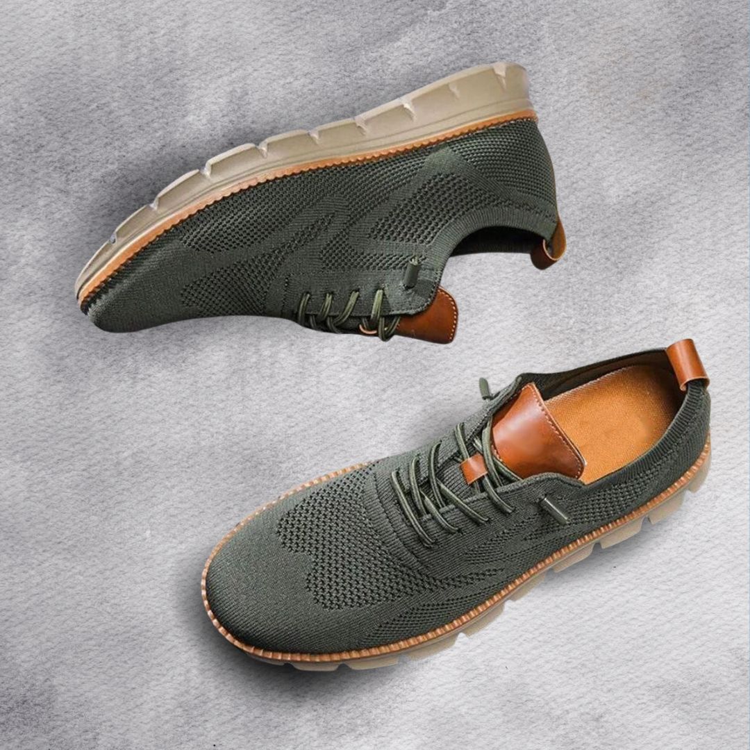 Teksturowane niskie sneakersy z panelami i sznurowaniem