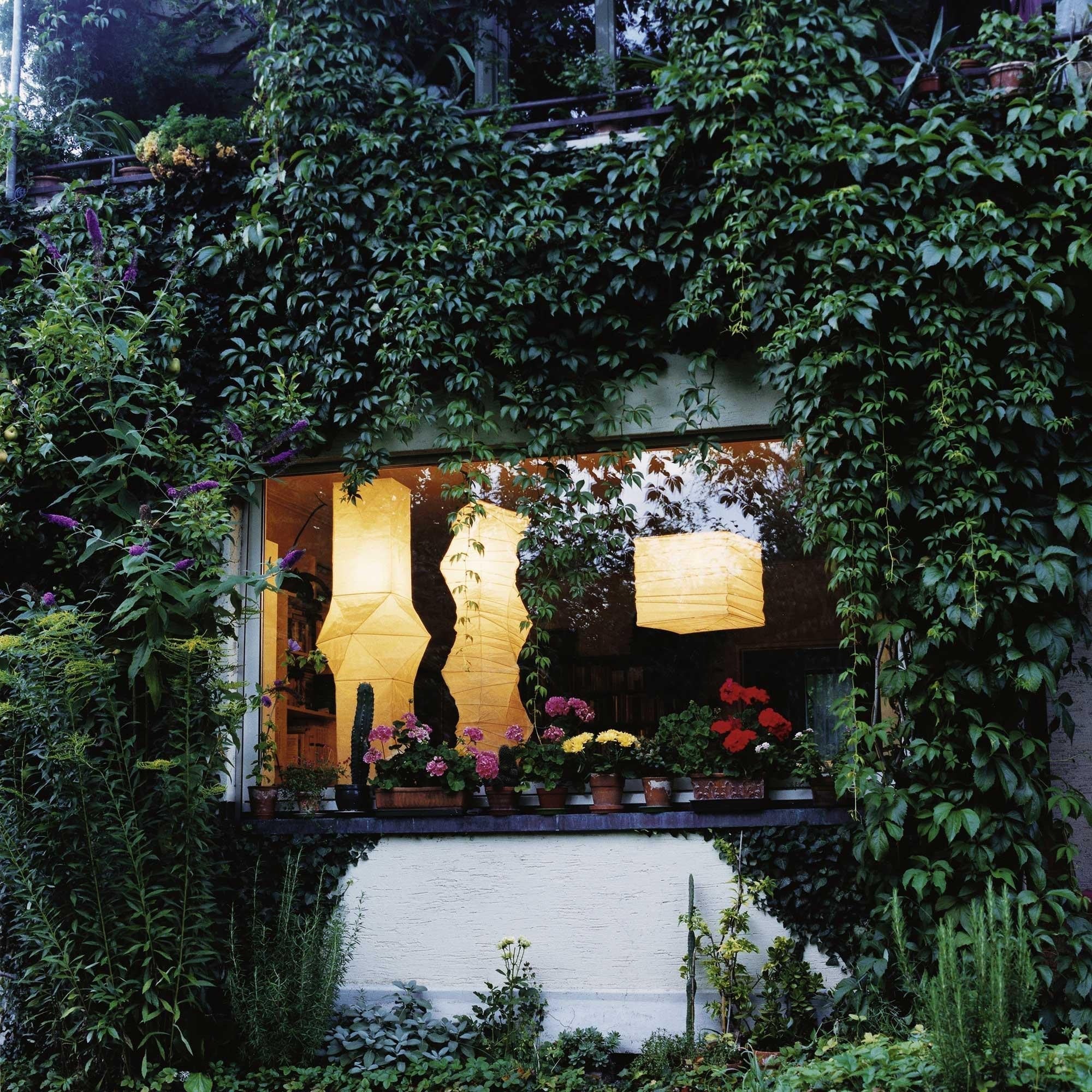 Lampa podłogowa na trójnogu z abażurem z papieru ryżowego