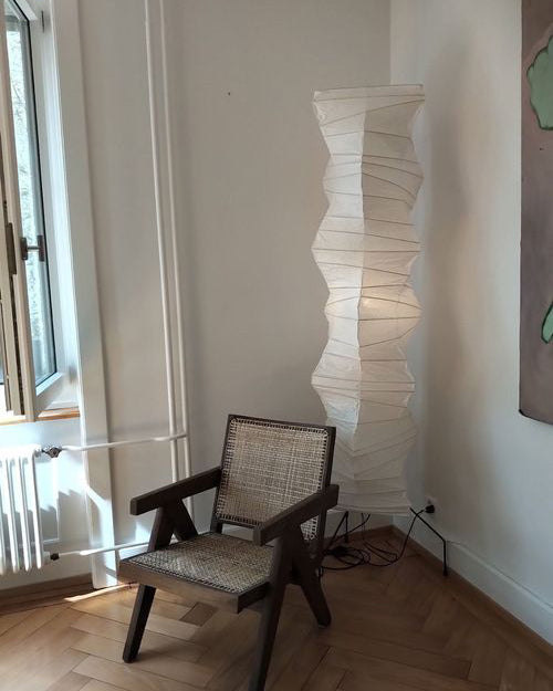 Lampa podłogowa na trójnogu z abażurem z papieru ryżowego