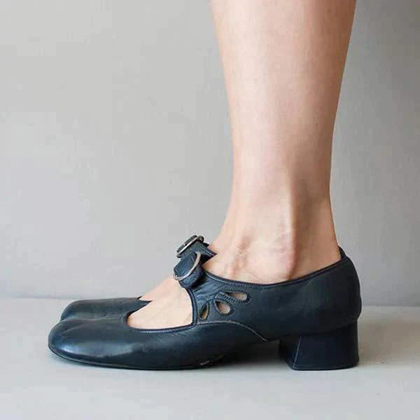 Buty damskie z klamrą