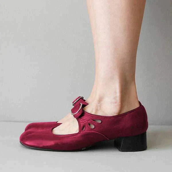 Buty damskie z klamrą