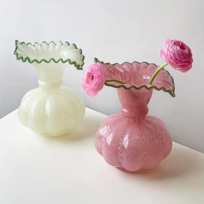 Okrągły Wazon z Falistym Brzegiem