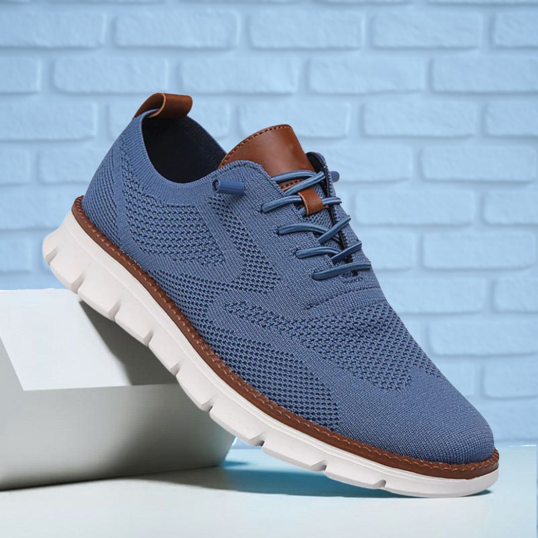 Teksturowane niskie sneakersy z panelami i sznurowaniem