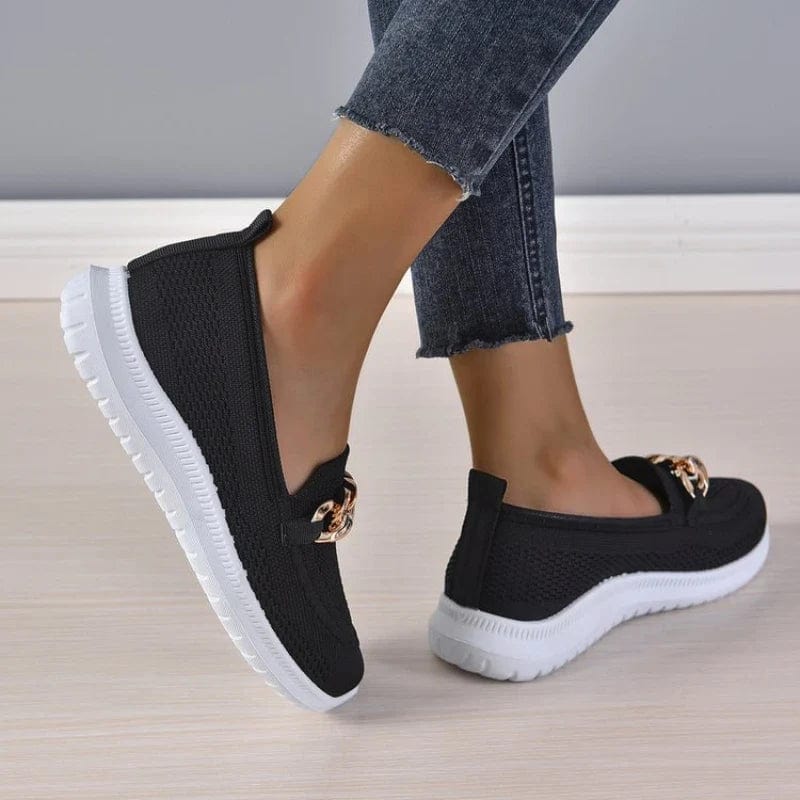 Buty Slip On z Teksturowanym Nosiem i Detalem Łańcucha