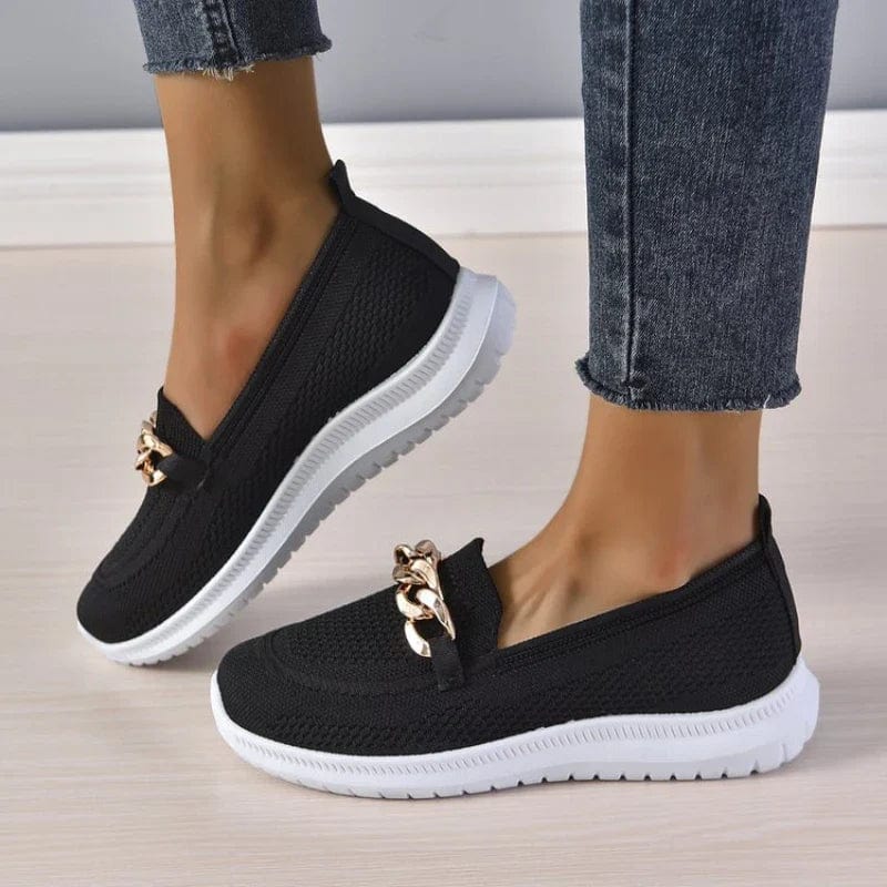 Buty Slip On z Teksturowanym Nosiem i Detalem Łańcucha