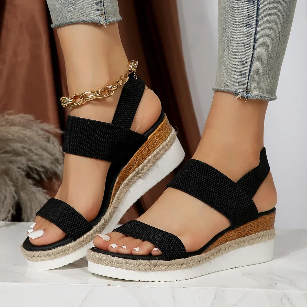 Sandały Flatform z Krzyżującymi się Paskami