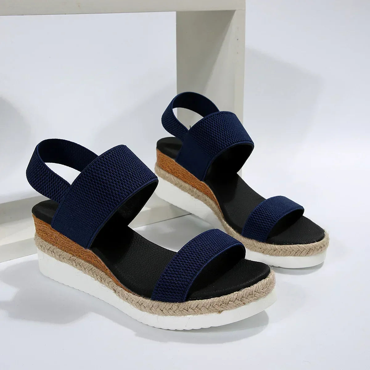Sandały Flatform z Krzyżującymi się Paskami