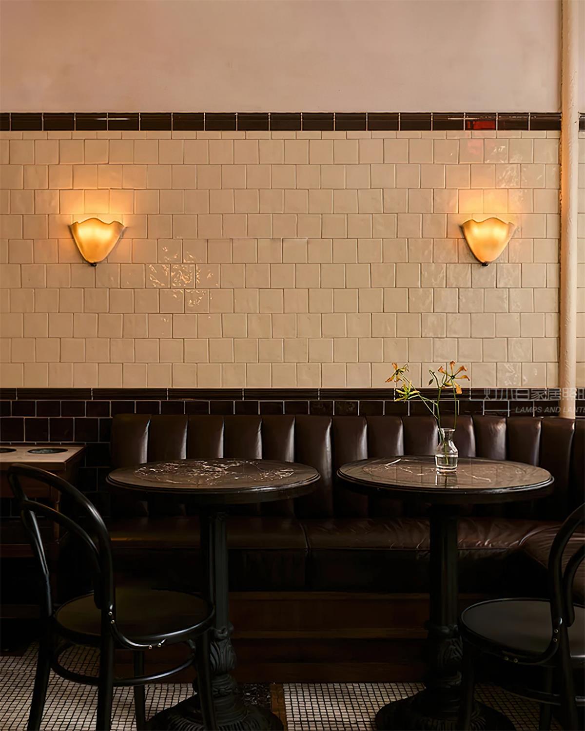 Lampa Ścienna z Kloszem Szklanym