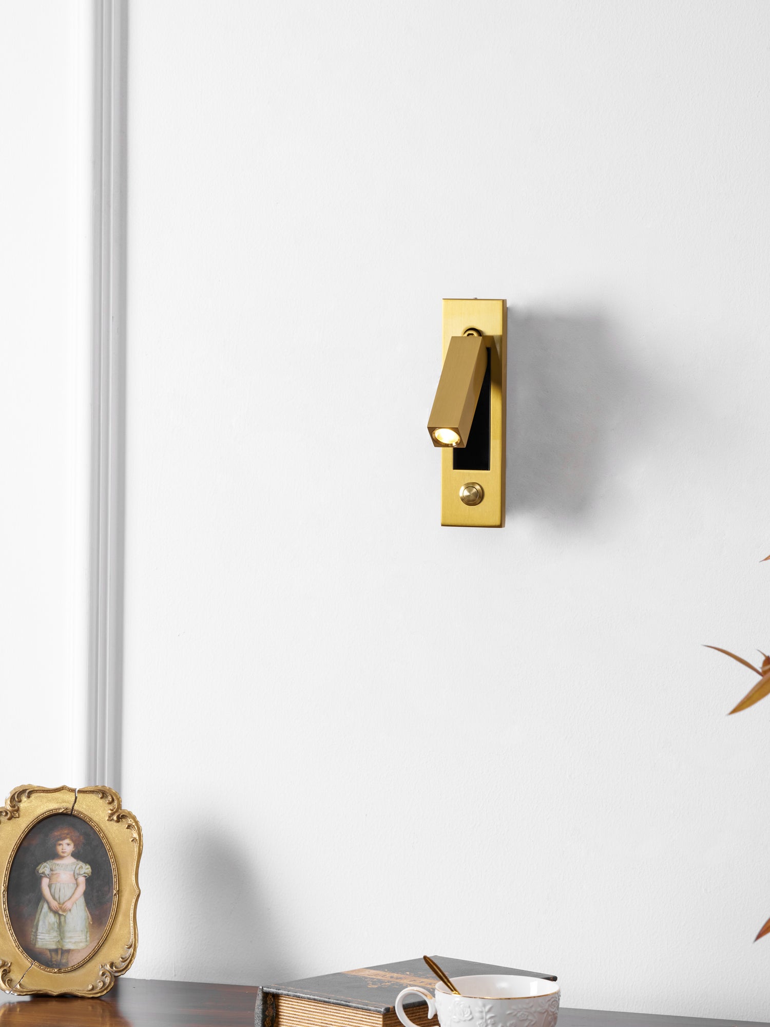 Ścienna Lampa Przyłóżkowa