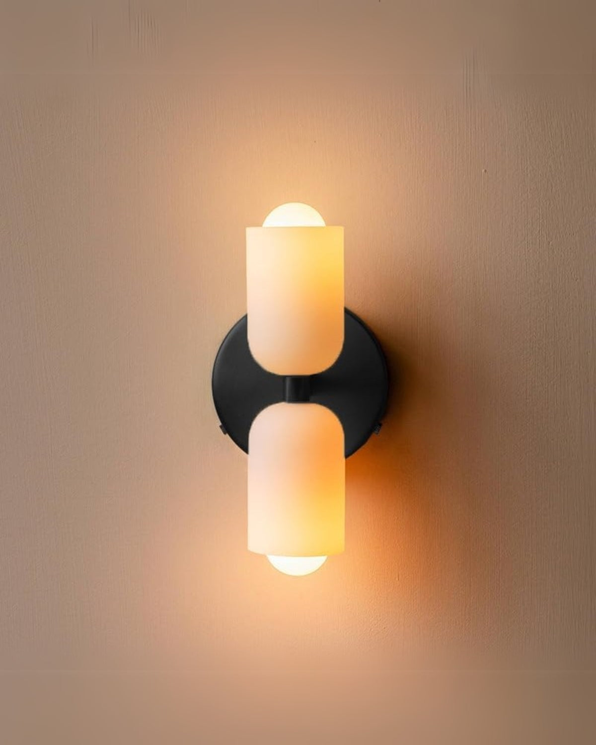 Pionowa Symetryczna Lampa Ścienna w Kształcie Pigułki