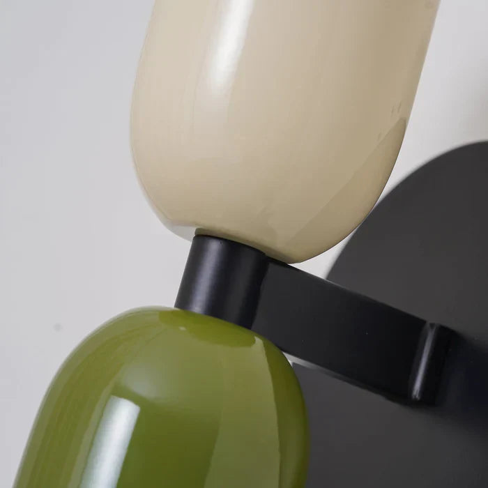 Metalowy kinkiet z dwoma cylindrycznymi kloszami