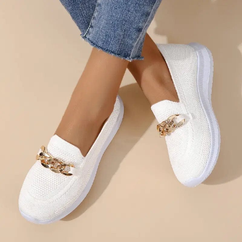 Buty Slip On z Teksturowanym Nosiem i Detalem Łańcucha