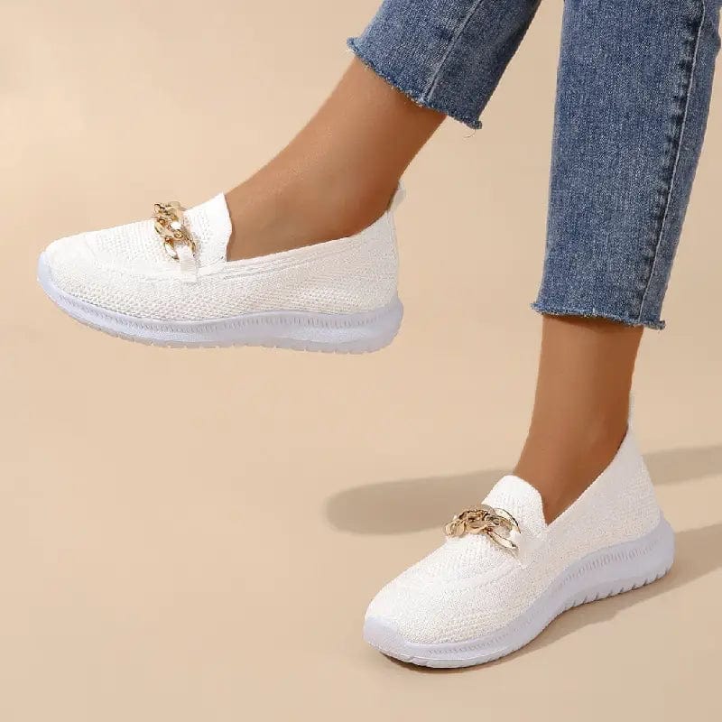 Buty Slip On z Teksturowanym Nosiem i Detalem Łańcucha